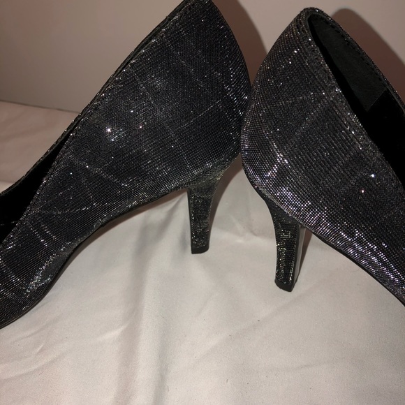 Vaneli Shoes - Picture 3 of 5